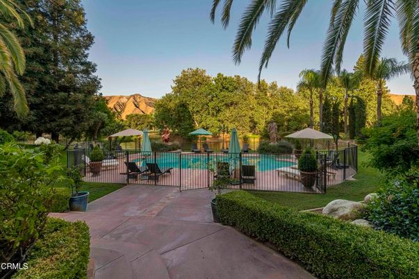 Exterior, Playground, Pool