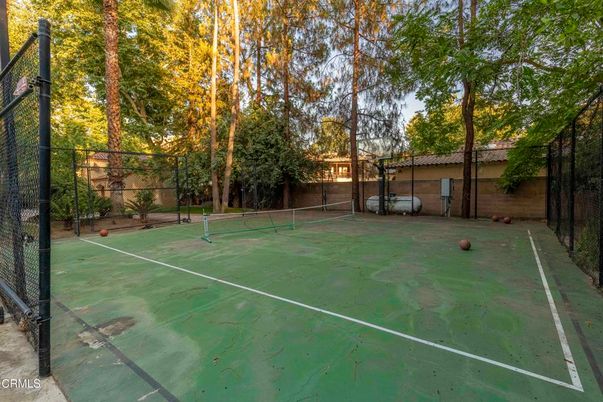 Exterior, Tennis Courts