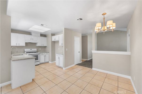 Chandelier, Interior, Kitchen