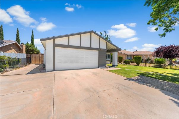 Backyard, Detached Garage, Exterior