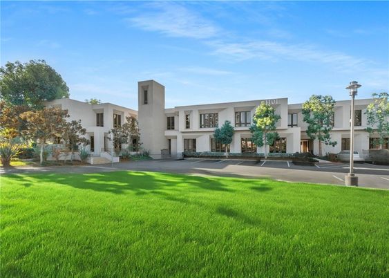Backyard, Exterior, Facade, Modern