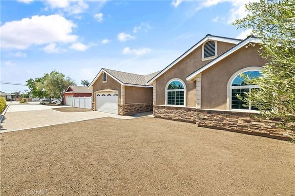 Backyard, Detached Garage, Exterior