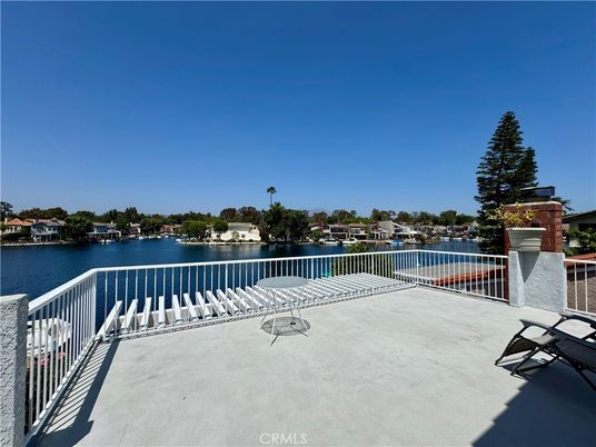 Exterior, Pool, Water