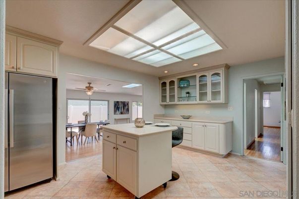 Dining room, Interior, Kitchen, Recessed Lighting, Wood Texture Flooring