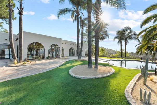Backyard, Exterior, Pool, Water