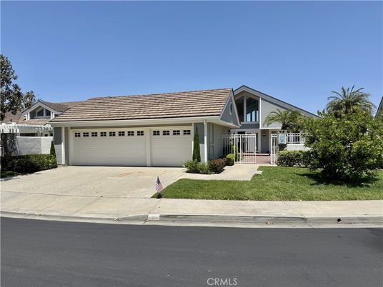 Attached, Exterior, Facade, Ranch