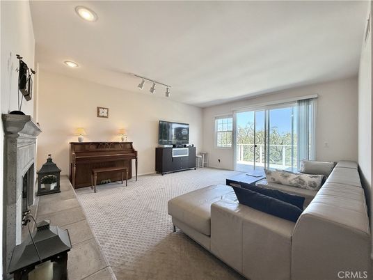 Fireplace, Interior, Living room, Piano, Recessed Lighting