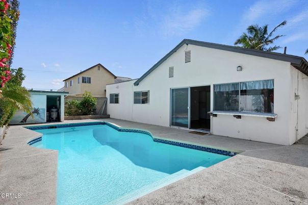 Exterior, Pool