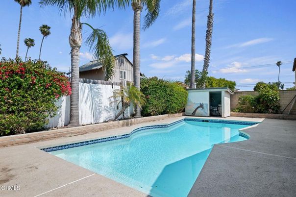 Exterior, Pool