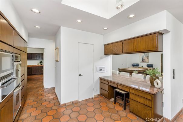 Billiard Table, Interior, Kitchen, Recessed Lighting
