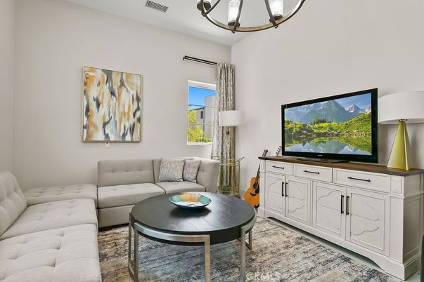 Chandelier, Interior, Living room