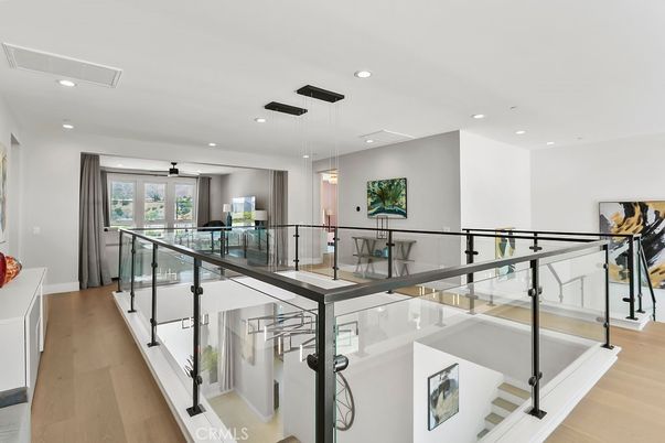 Interior, Pendant Lights, Recessed Lighting, Wood Texture Flooring