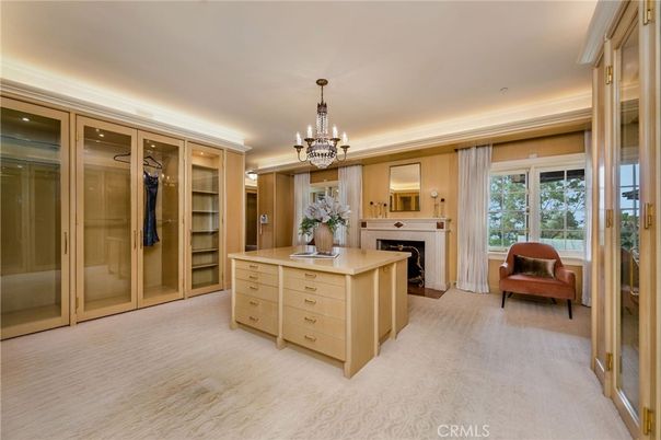 Chandelier, Fireplace, Interior, Recessed Lighting