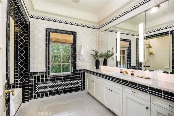 Bathroom, Interior, Tile Countertops
