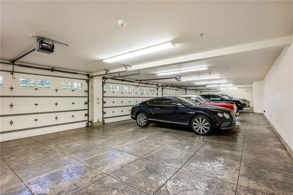 Garage, Interior