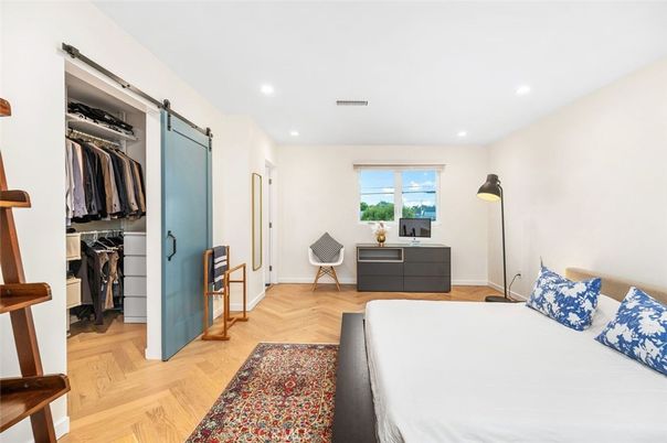 Bedroom, Interior, Recessed Lighting, Walk-in Closets, Wood Texture Flooring