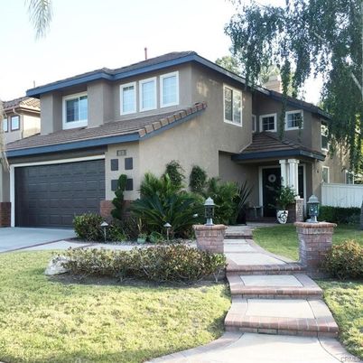 Attached, Exterior, Facade, Mediterranean