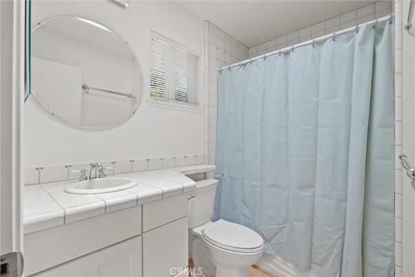 Bathroom, Interior, Tile Countertops