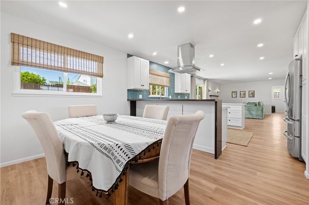 Dining room, Interior, Kitchen, Pendant Lights, Recessed Lighting, Wood Texture Flooring