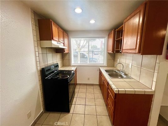Interior, Kitchen, Recessed Lighting, Tile Countertops