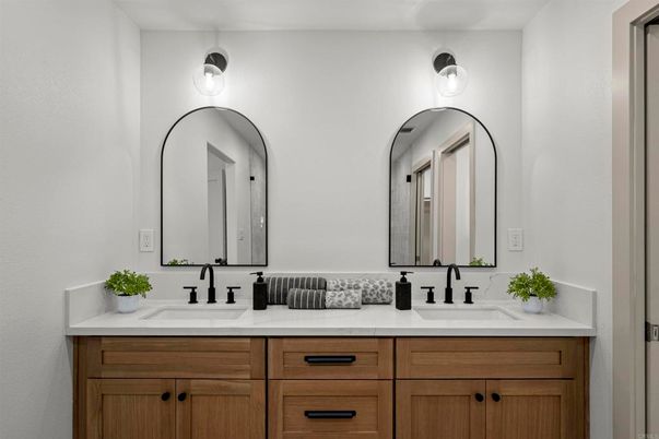 Bathroom, Dual Sink Vanities, Interior