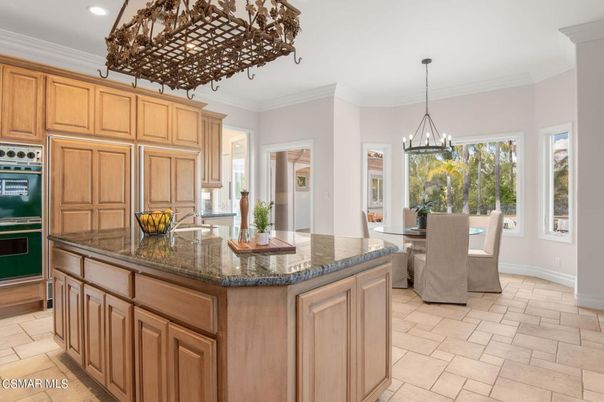 Chandelier, Dining room, Interior, Kitchen, Pendant Lights, Recessed Lighting, Stainless Steel Appliances