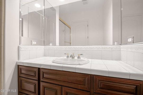 Bathroom, Interior, Tile Countertops