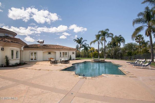 Exterior, Pool