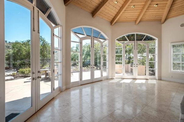 Empty room, Interior, Recessed Lighting, Wooden Beams, Wooden Ceilings
