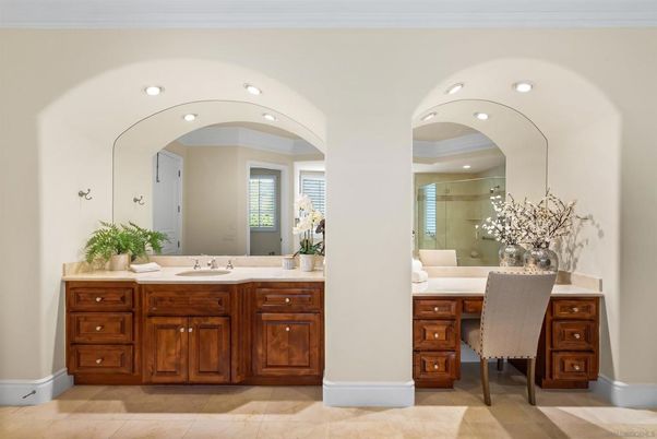 Bathroom, Interior, Recessed Lighting