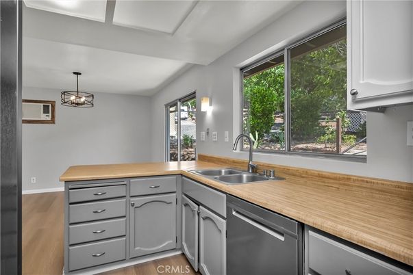 Interior, Kitchen, Pendant Lights, Wood Texture Flooring