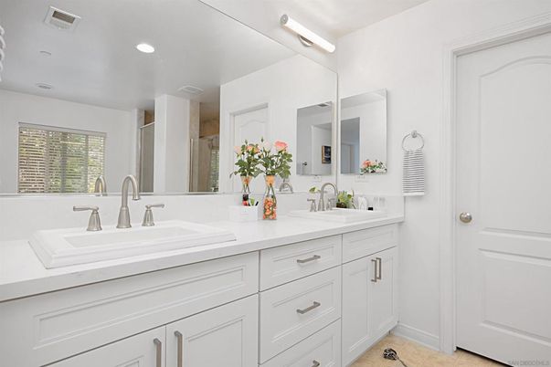 Bathroom, Dual Sink Vanities, Interior, Recessed Lighting