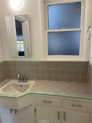 Bathroom, Interior, Tile Countertops