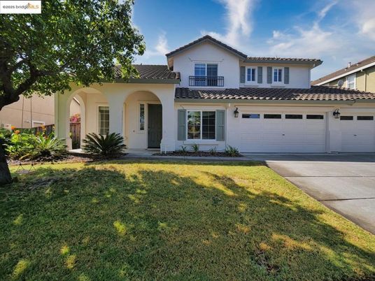 Attached, Backyard, Exterior, Facade, Mediterranean