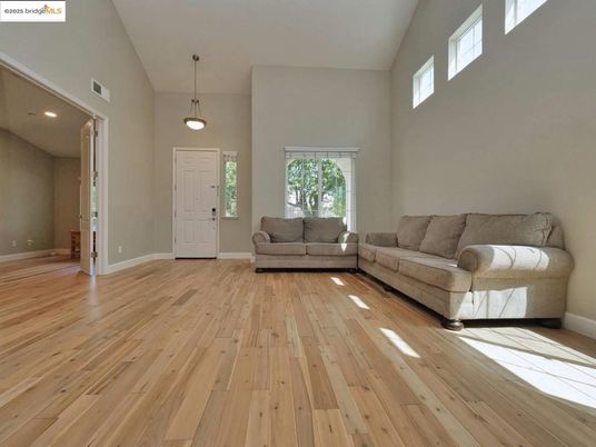 Interior, Living room, Pendant Lights, Recessed Lighting, Wood Texture Flooring