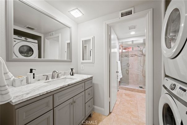 Bathroom, Dual Sink Vanities, Glass Shower, Interior, Recessed Lighting, Washer