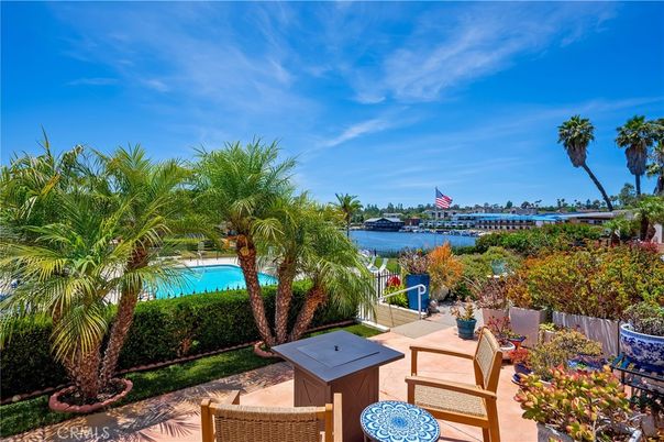 Exterior, Pool, Water