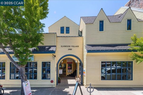 Exterior, Facade, None