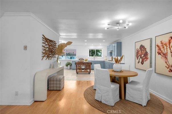 Dining room, Interior, Kitchen, Recessed Lighting, Wood Texture Flooring
