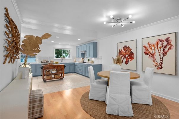 Dining room, Interior, Kitchen, Recessed Lighting, Wood Texture Flooring