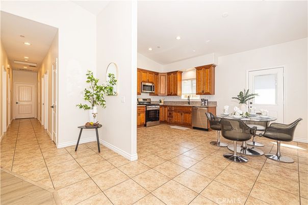 Dining room, Interior, Kitchen, Recessed Lighting, Stainless Steel Appliances