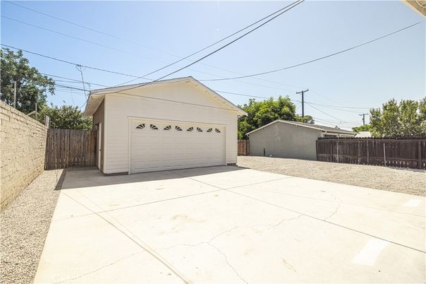 Detached Garage, Exterior