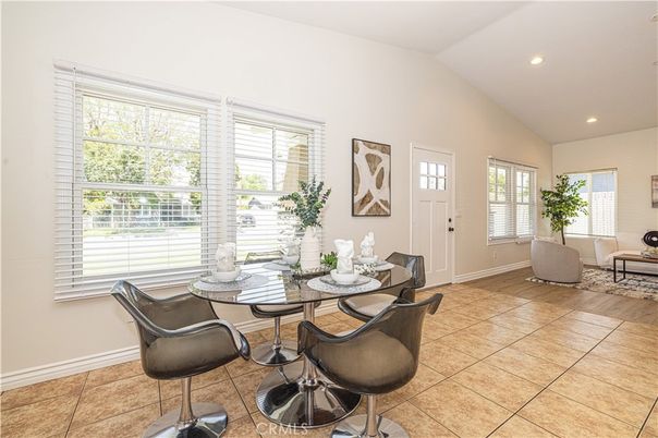 Dining room, Interior, Living room, Recessed Lighting