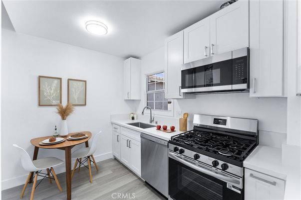 Dining room, Interior, Kitchen, Stainless Steel Appliances, Wood Texture Flooring