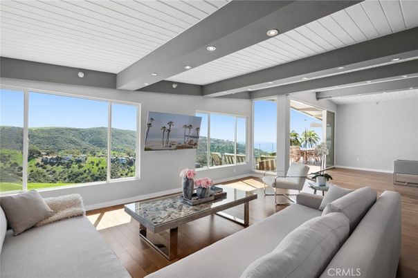 Interior, Living room, Recessed Lighting, Water, Wood Texture Flooring