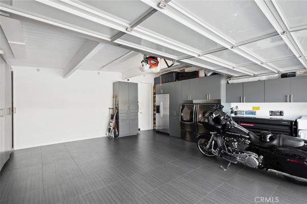 Garage, Interior