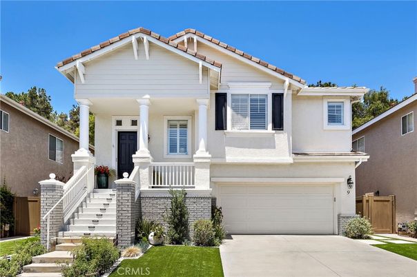 Attached, Exterior, Facade, Mediterranean