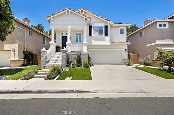 Attached, Exterior, Facade, Mediterranean