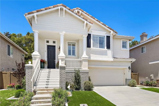 Attached, Exterior, Facade, Mediterranean