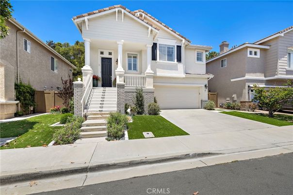Attached, Exterior, Facade, Mediterranean